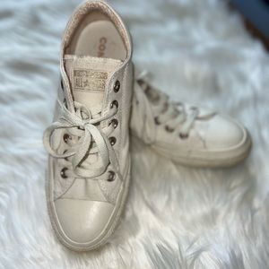 Off white /gold converse!